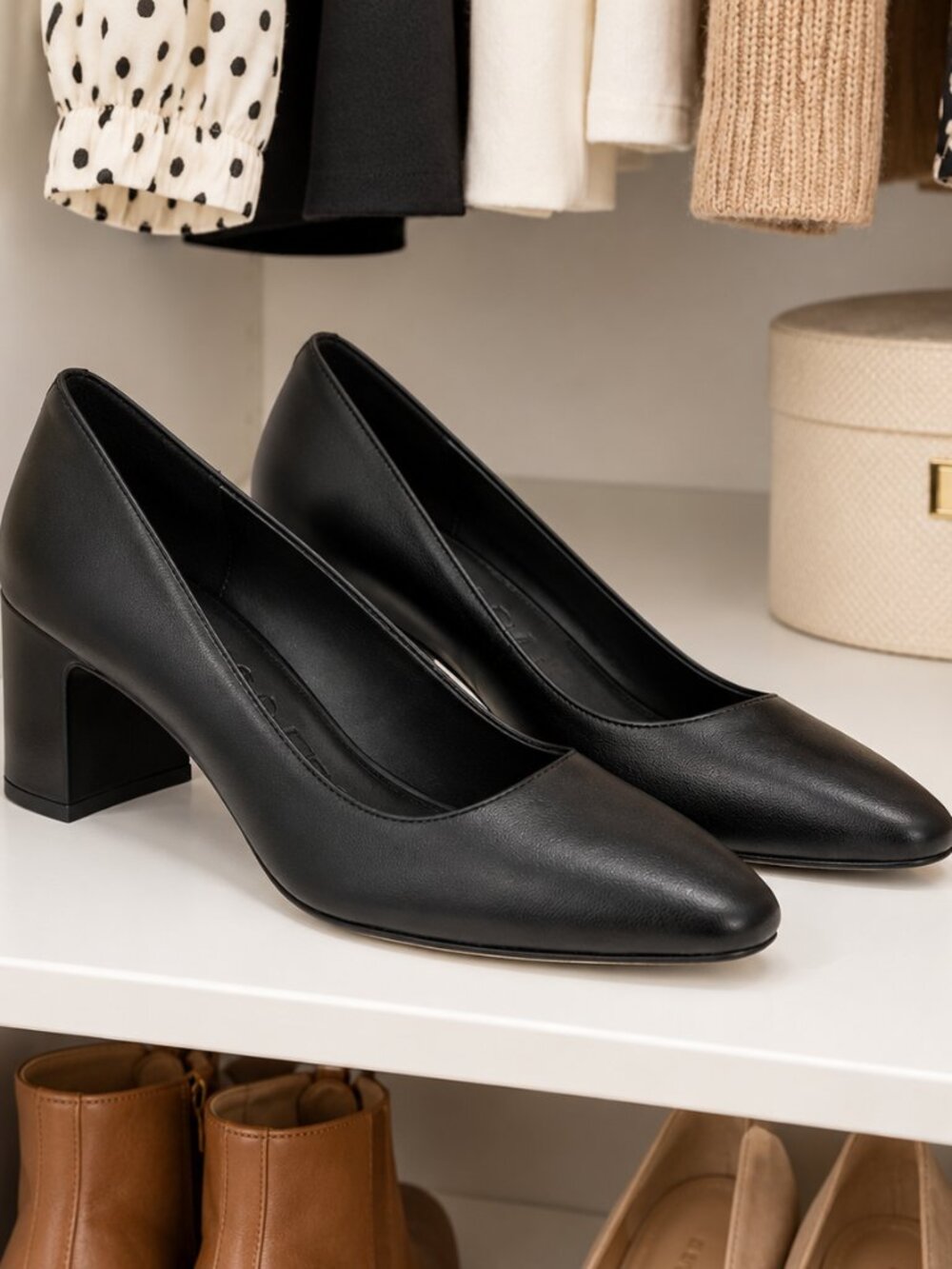 Aerosoles Leather Comfort Black Pumps- Minetta